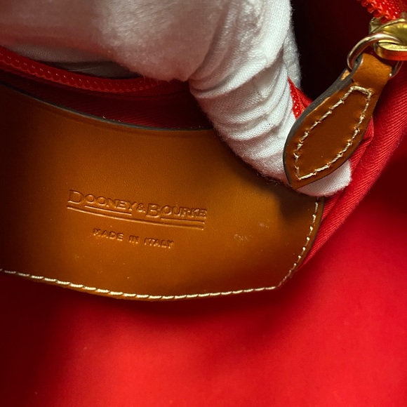 Dooney & Bourke Alto ShoulderBag 13” x 11” x 5.5” & Dust-bag pre-owned - Picture 5 of 13